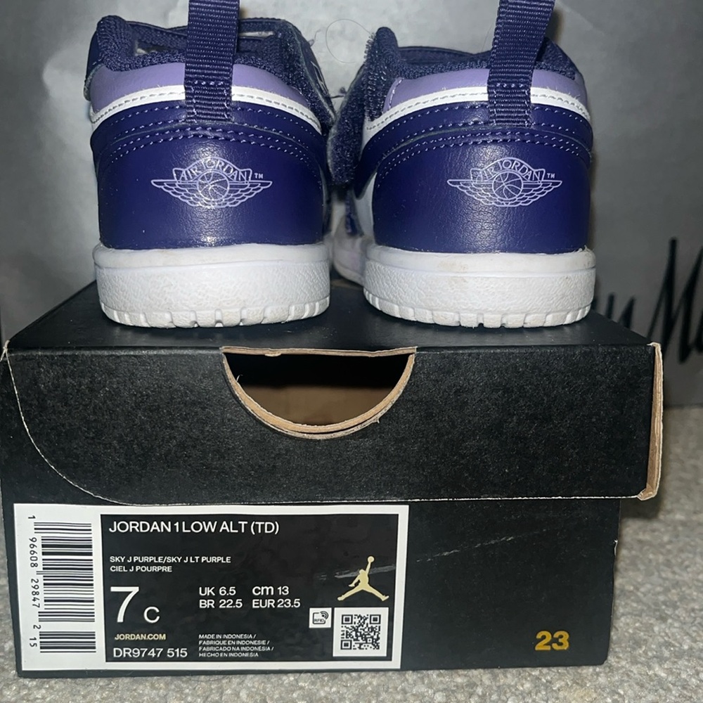 Jordan 1s Low ALT (TD), size 7c, purple and white